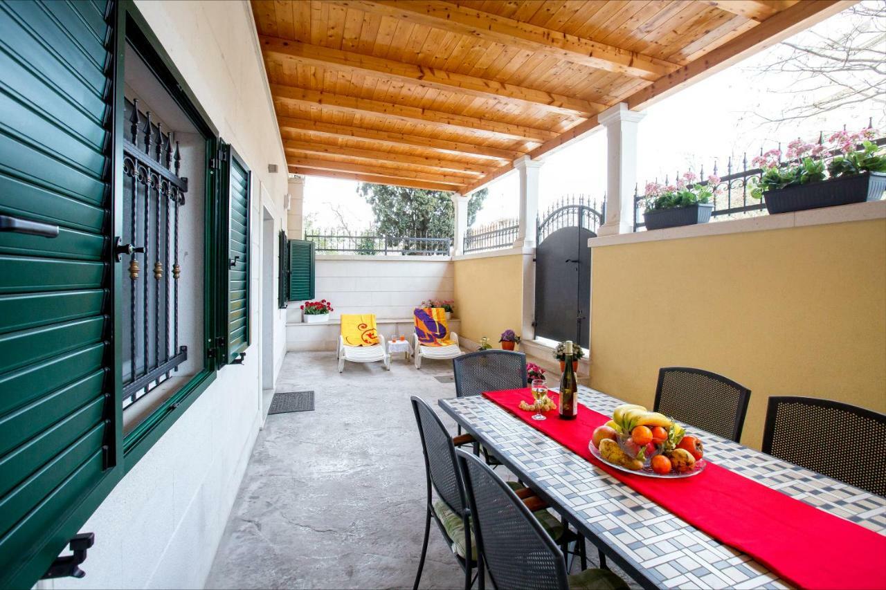 Apartments Dora Split Exterior photo
